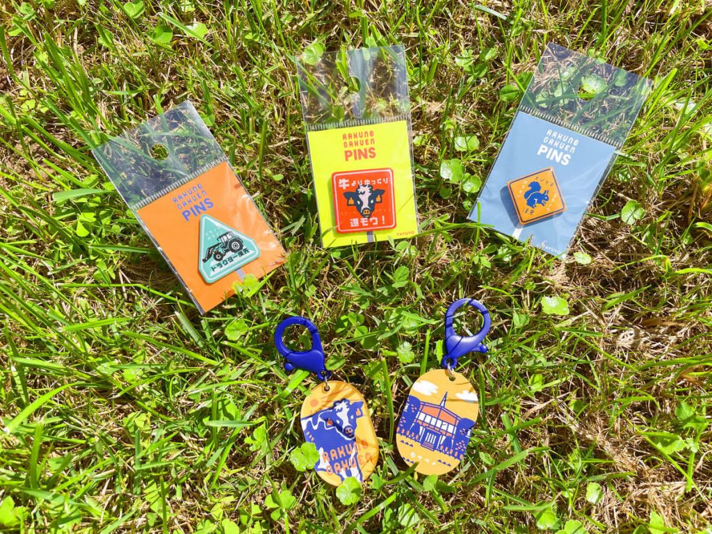やゆよさん コラボグッズ（カラーチャーム、ピンズバッジ）